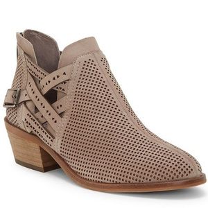 New! Vince Camuto pranika booties